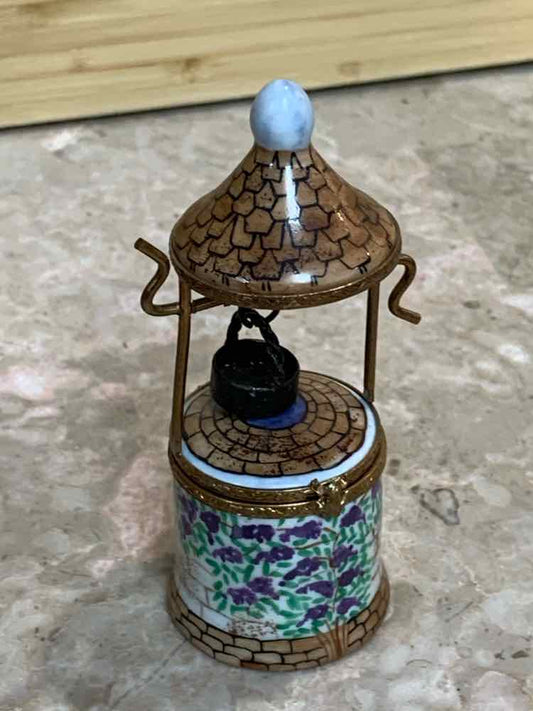 Peint Main Wishing Well Trinket