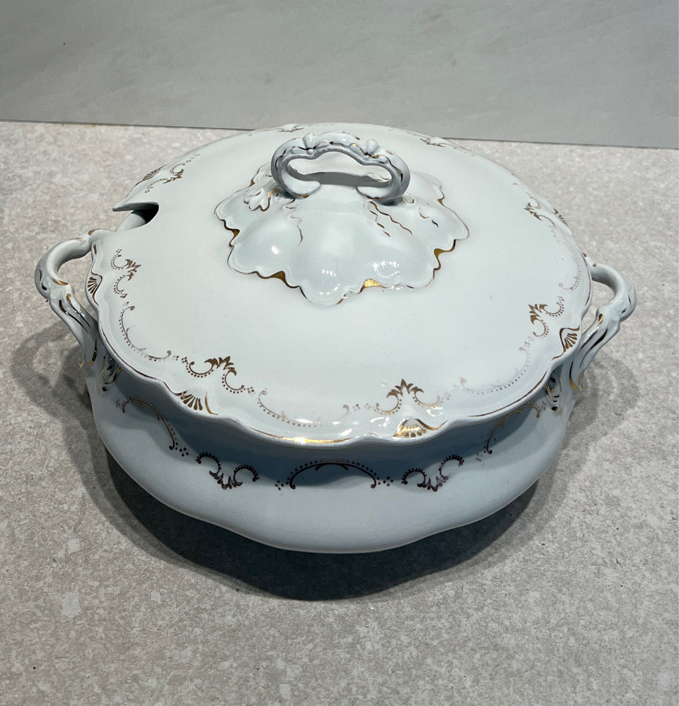 England Covered Soup Tureen