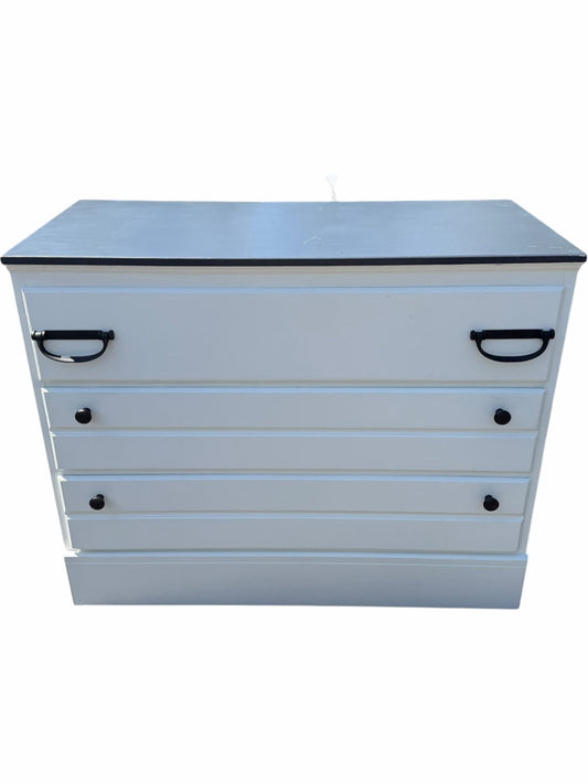 3-Drawer Dresser