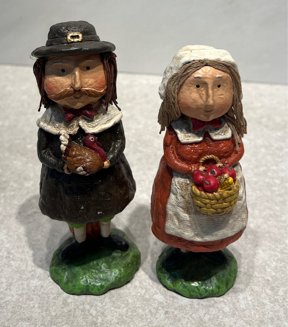 Set of 2 Thanksgiving Figurines