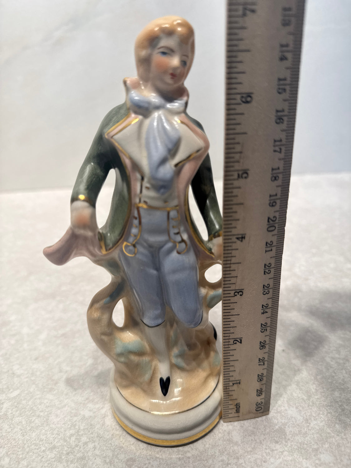 Figurine