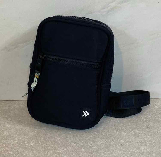 Thread Crossbody