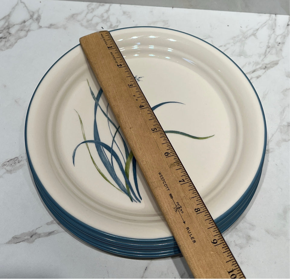 Set of 8 Corelle Plates