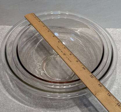 Set of 2 Pyrex Mixing Bowls