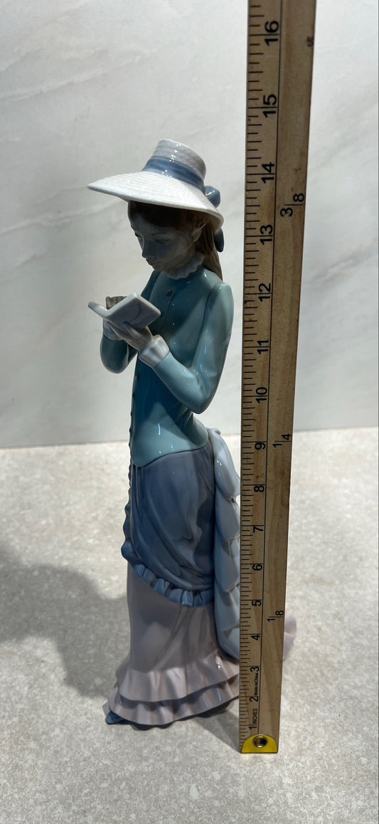 Lladro Figurine - "Girl Reading"
