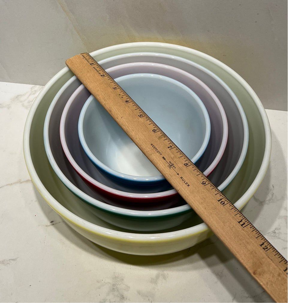 Pyrex Set of 4 Primary Colors Mixing Bowl Set