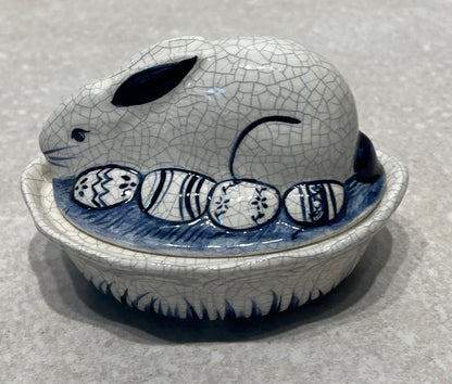 Dedham Pottery Covered Rabbit