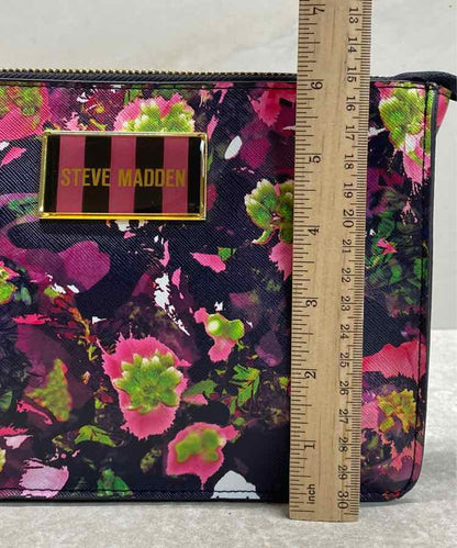 Steve Madden Wristlet