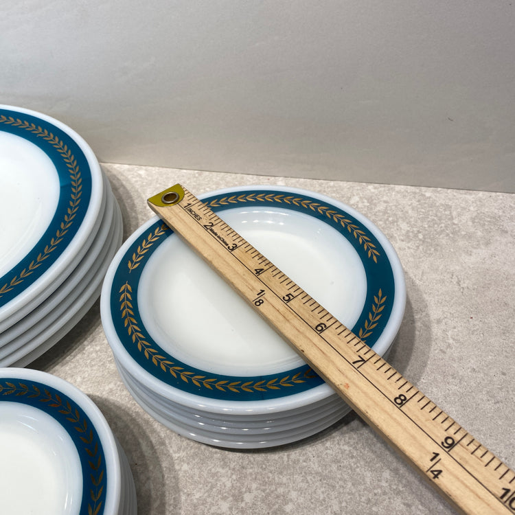 Pyrex Turquoise Laurel  Leaf  - 18 Plates