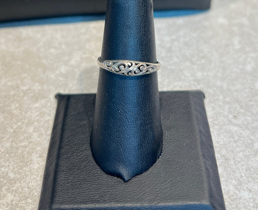 Sterling Silver Ring Sz 8