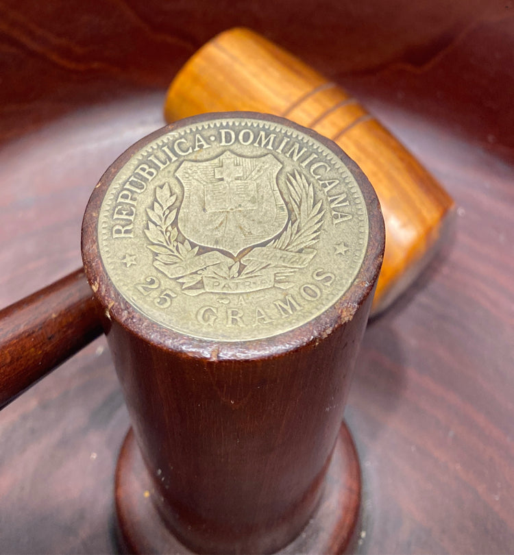 Nutcracker Set With Collectable Coin