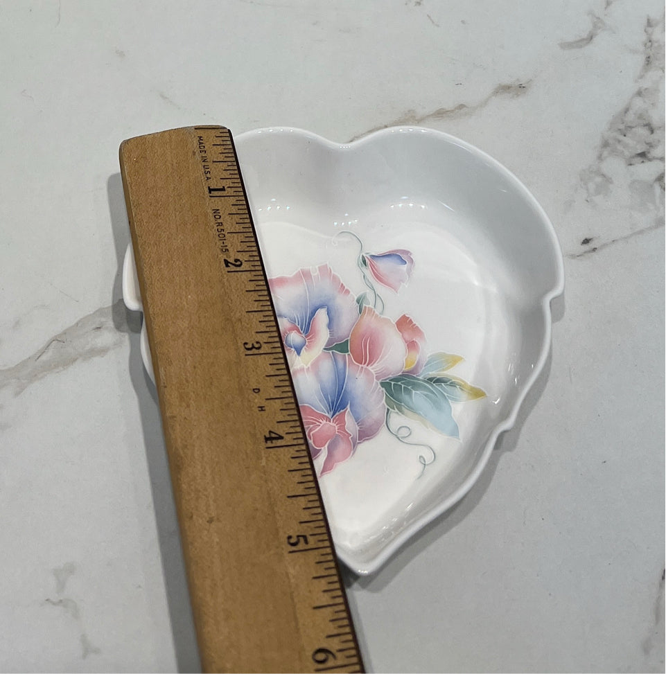 Aynsley Dish