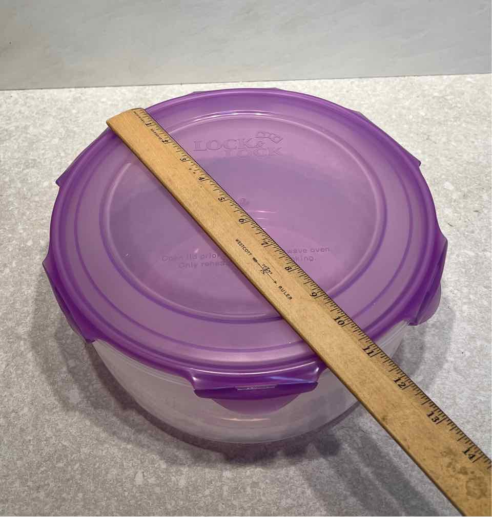 Lock & Lock Covered Bowl