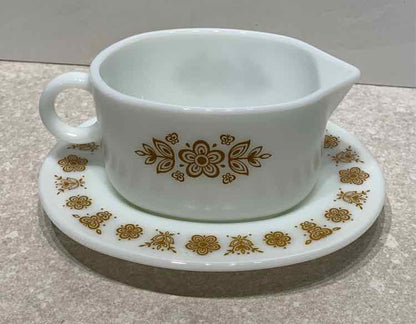 Pyrex 2 Piece Gravy