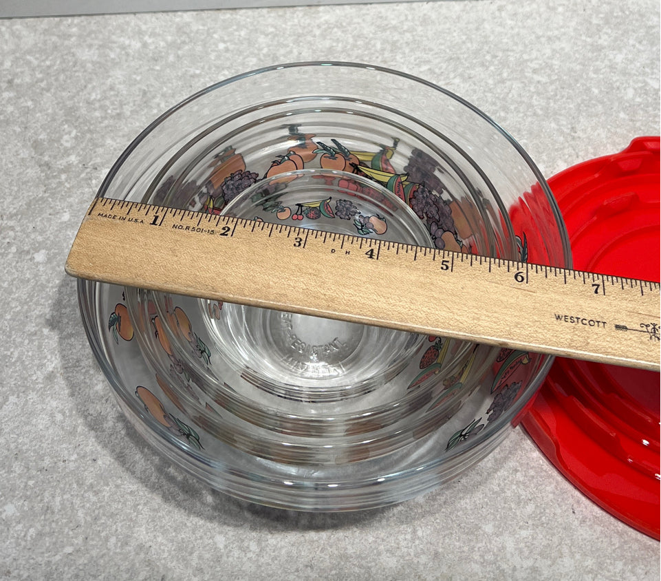 Set of Covered Bowls