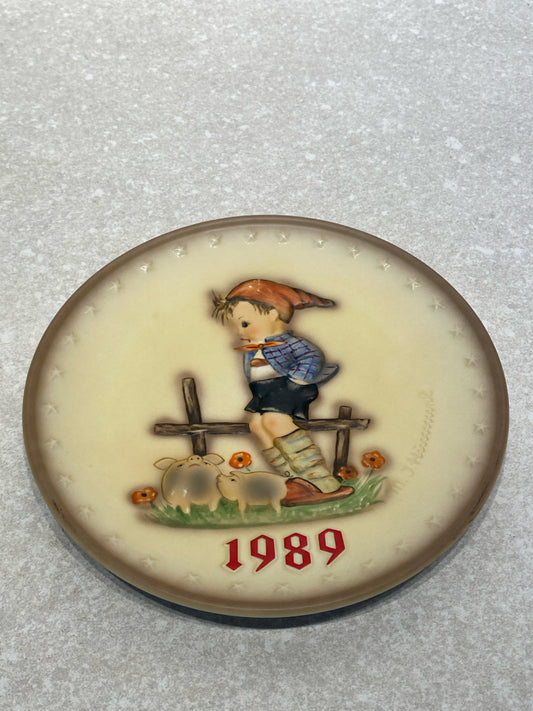 Hummel Plate