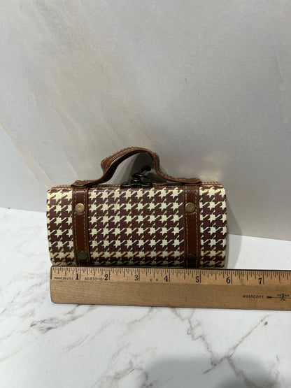Handbag Decor