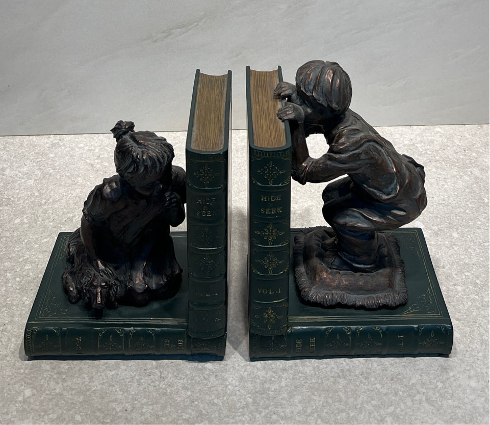 Pair of Bookends (Hide N Seek)