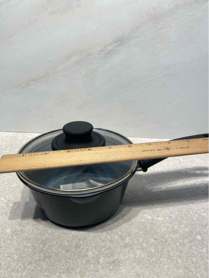 Green Life Covered Pot