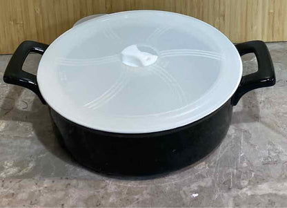 Wolfgang Puck Covered Bowl