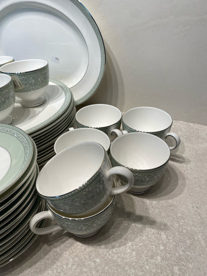 Wedgwood Juliet Dinnerware Set