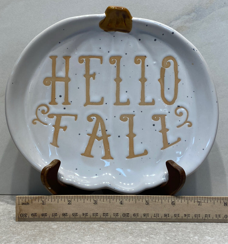 Hello Fall Plate