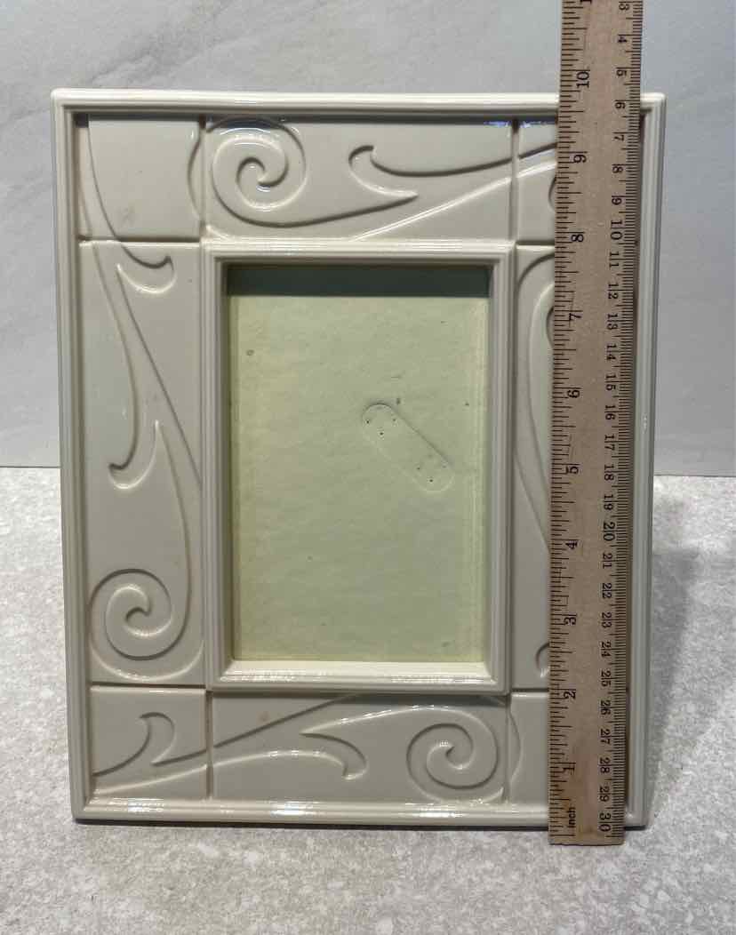 Lenox Frame