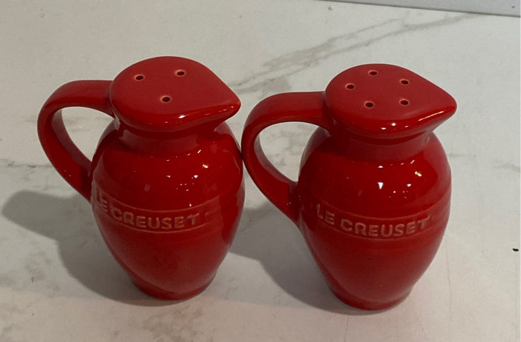 Le Creuset S + P