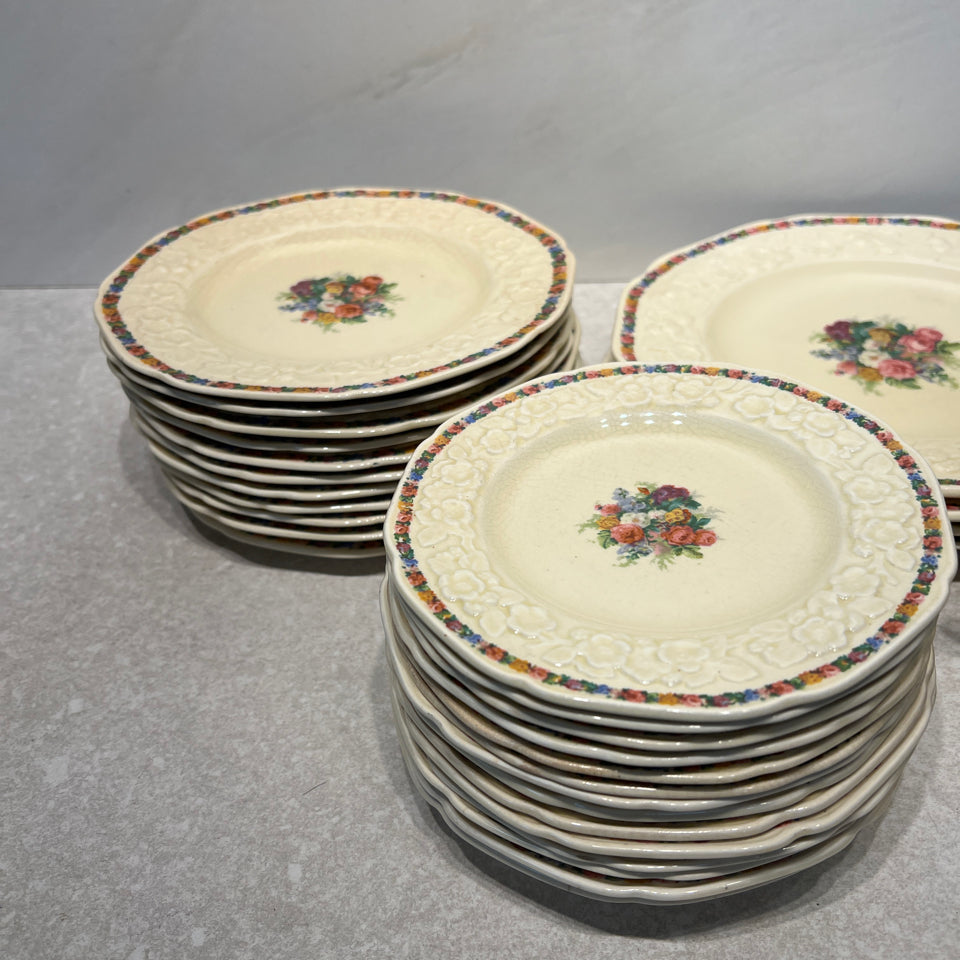Cown Ducal Gainsborough Dinnerware Set