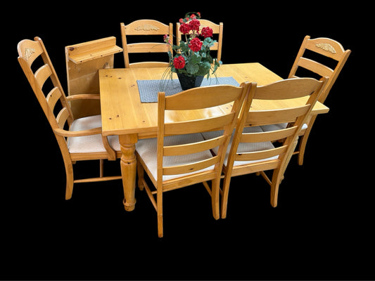 Table And 6 Chairs With Leaf