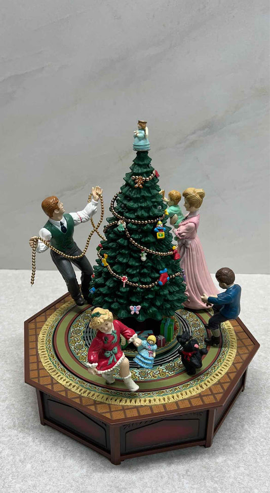 Enesco An Old Fashioned Christmas