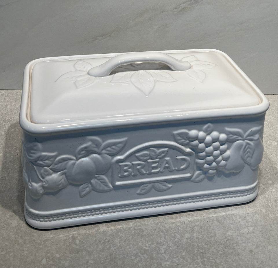 Covered Bread Container