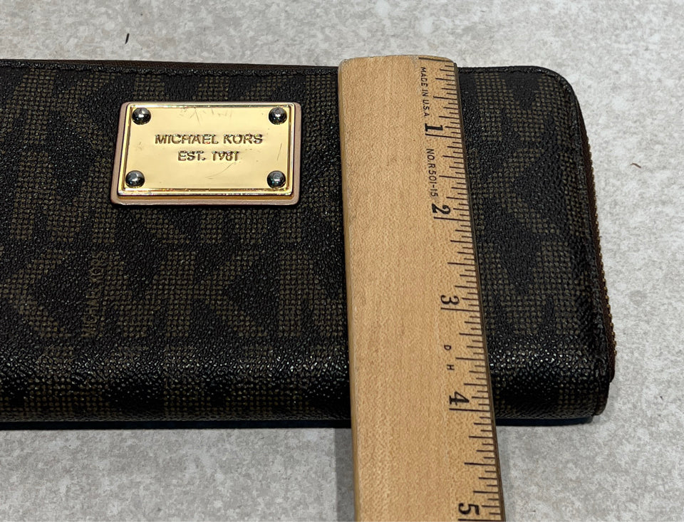 Micheal Kors Wallet