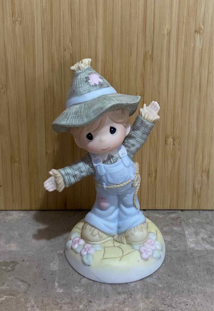 Precious Moments "Follow the Path of Knowledge"