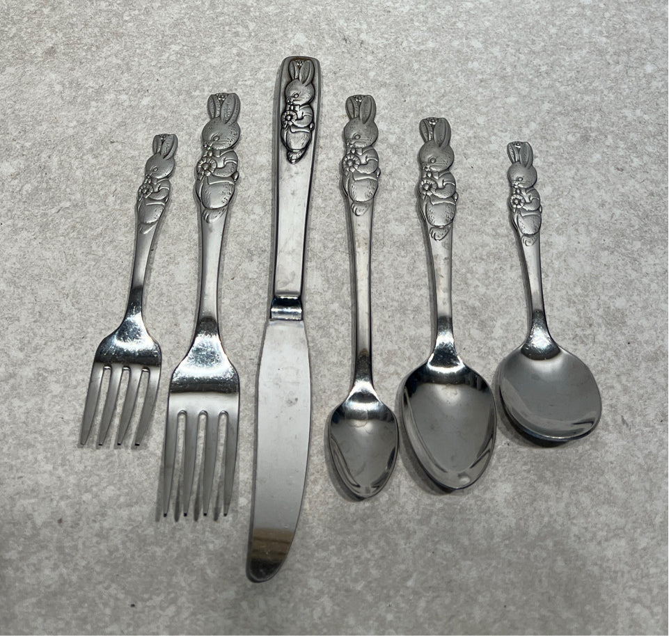 Set of 5 Peter Rabbit Utensils