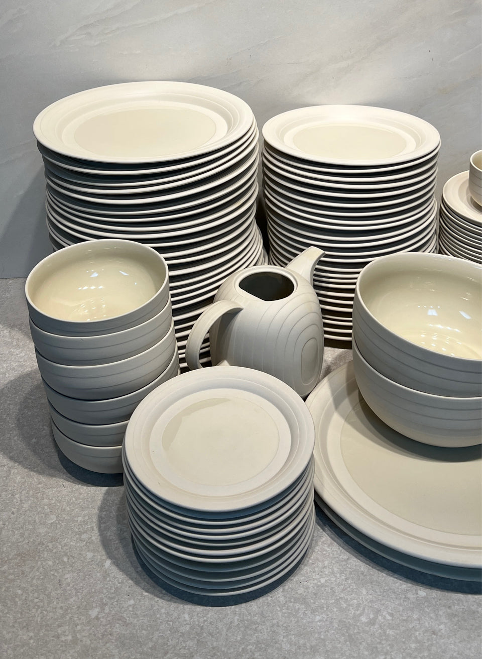 Concept Hornsea England Dinnerware Set
