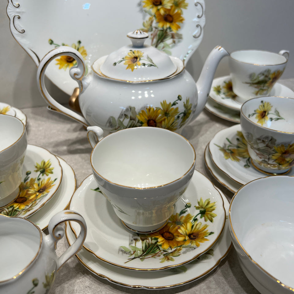 Paragon/Royal Standard Tea Set