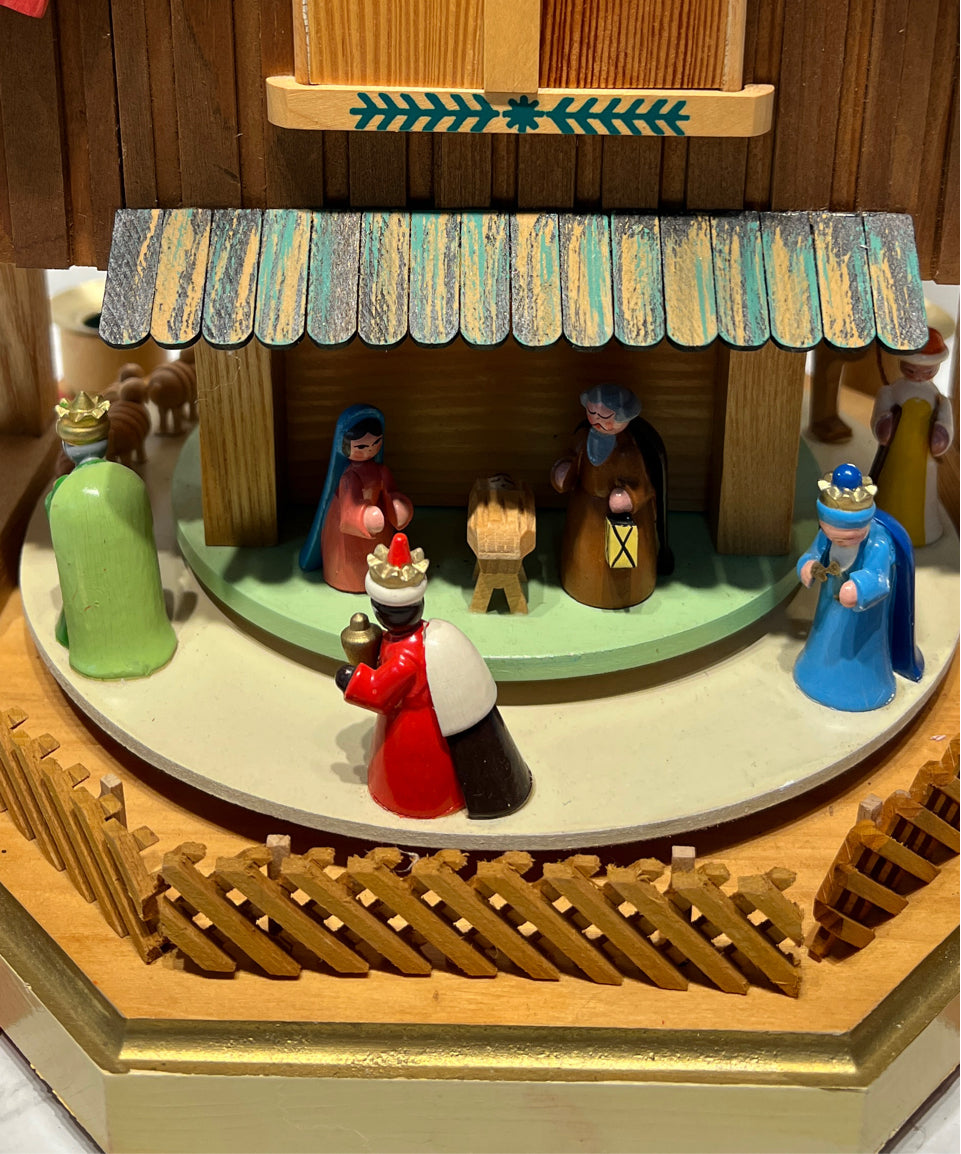 Pyramid Advent