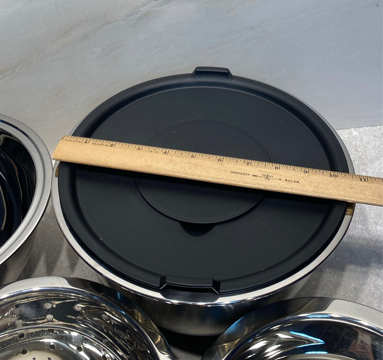 Wolfgang Puck Bowl Set