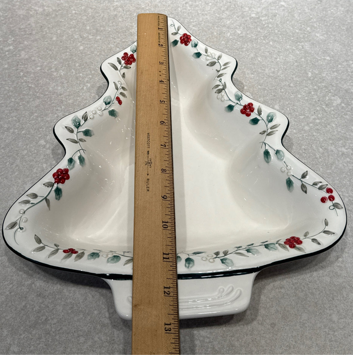 Pfaltzgraff Winterberry Tree Plate