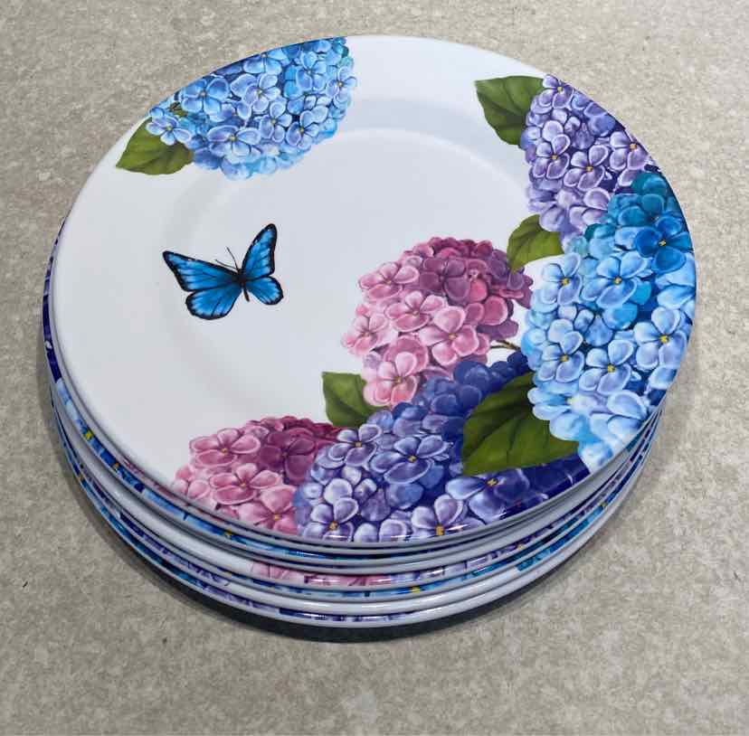 Set of 8 Plates