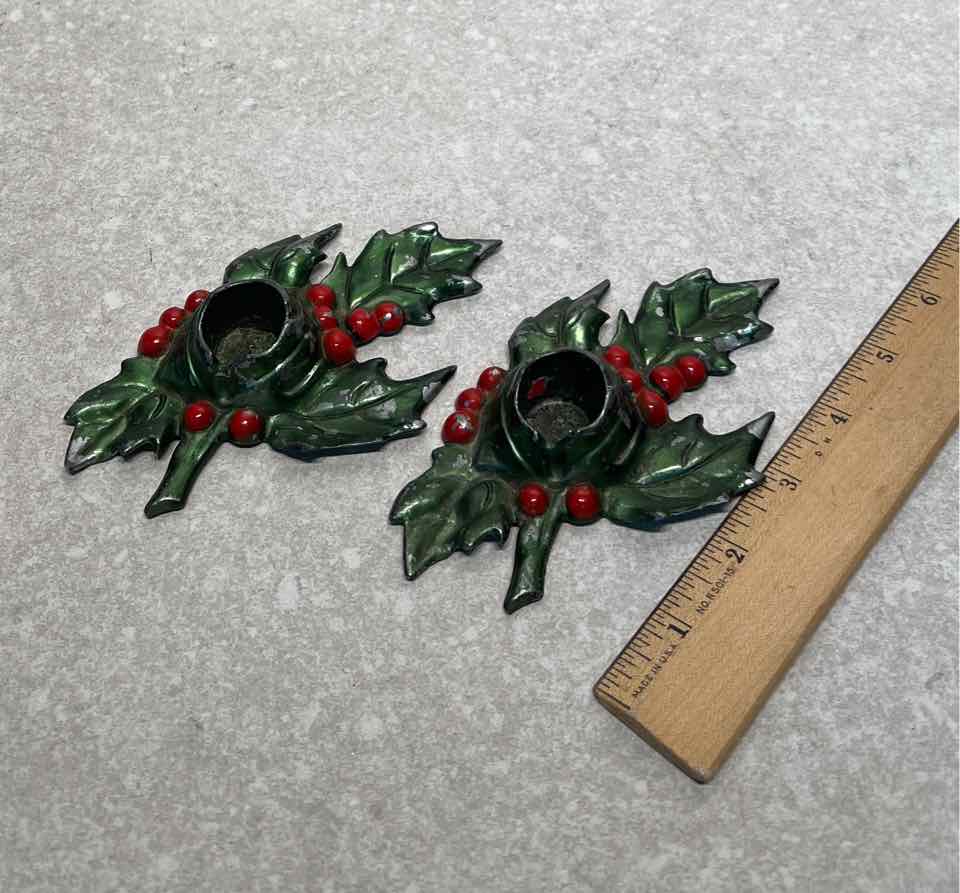 Set of 2 Metal Candle Holders