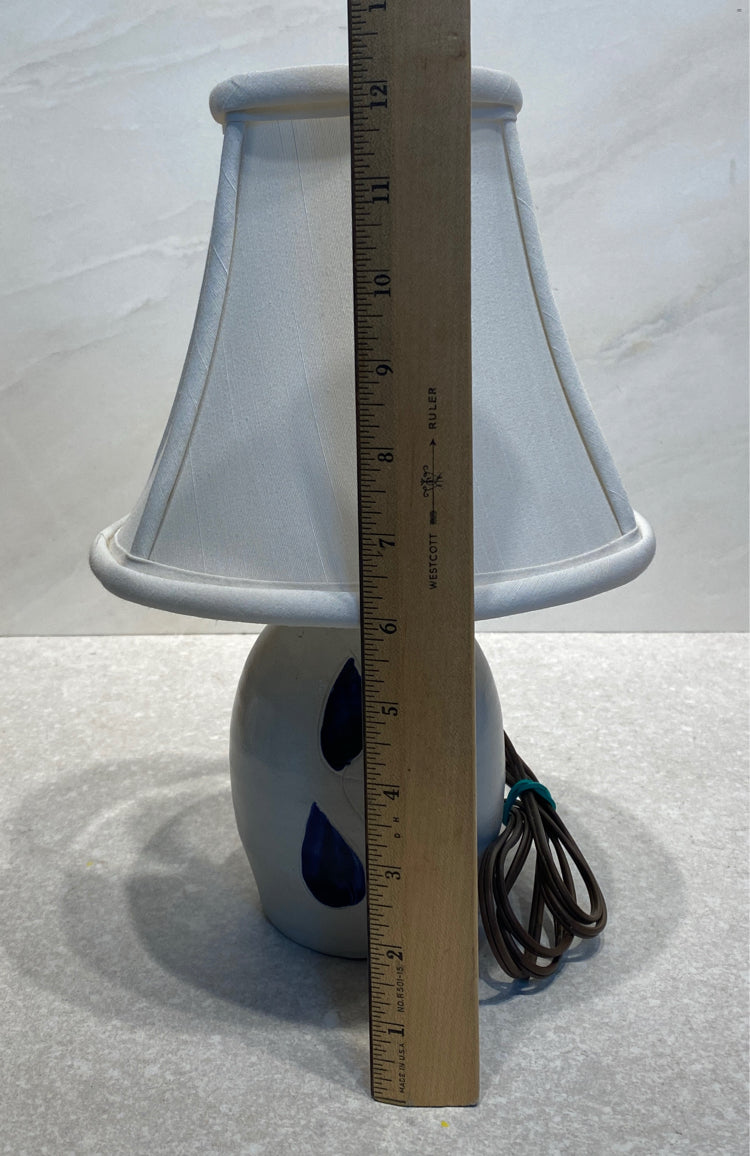 Williamsburg Pottery Lamp