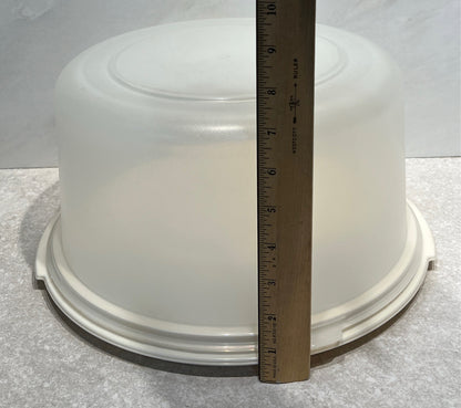 Rubbermaid Cake Keeper