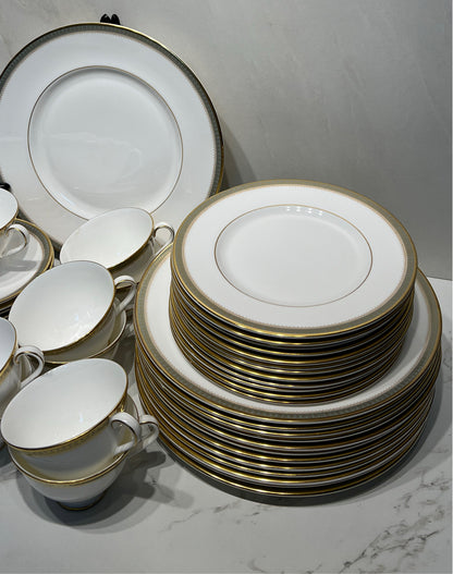 Royal Doulton Dinnerware Set