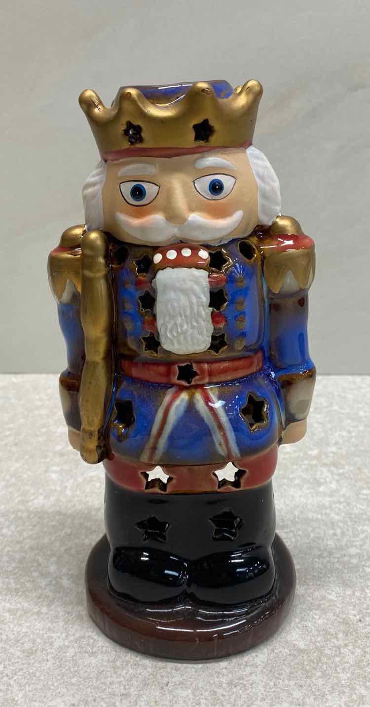 Nutcracker Candleholder