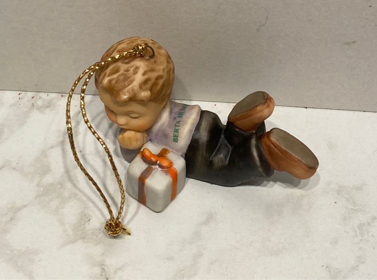 Hummel Ornamnet