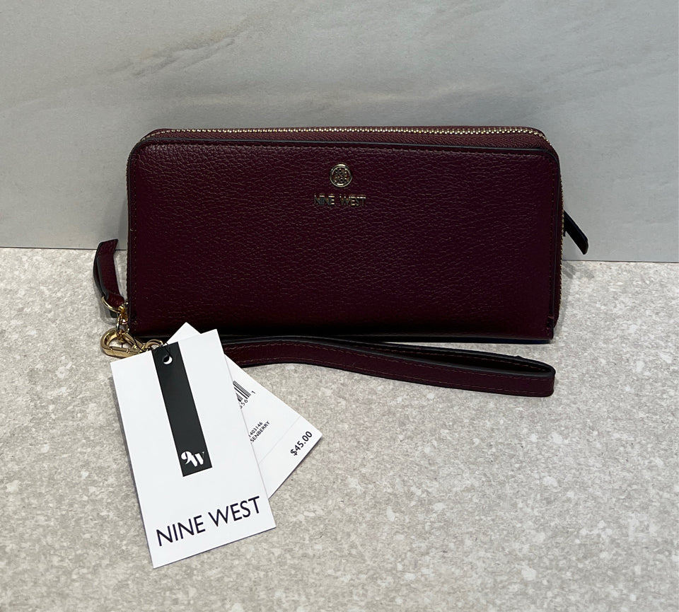 Nine West Wristlet