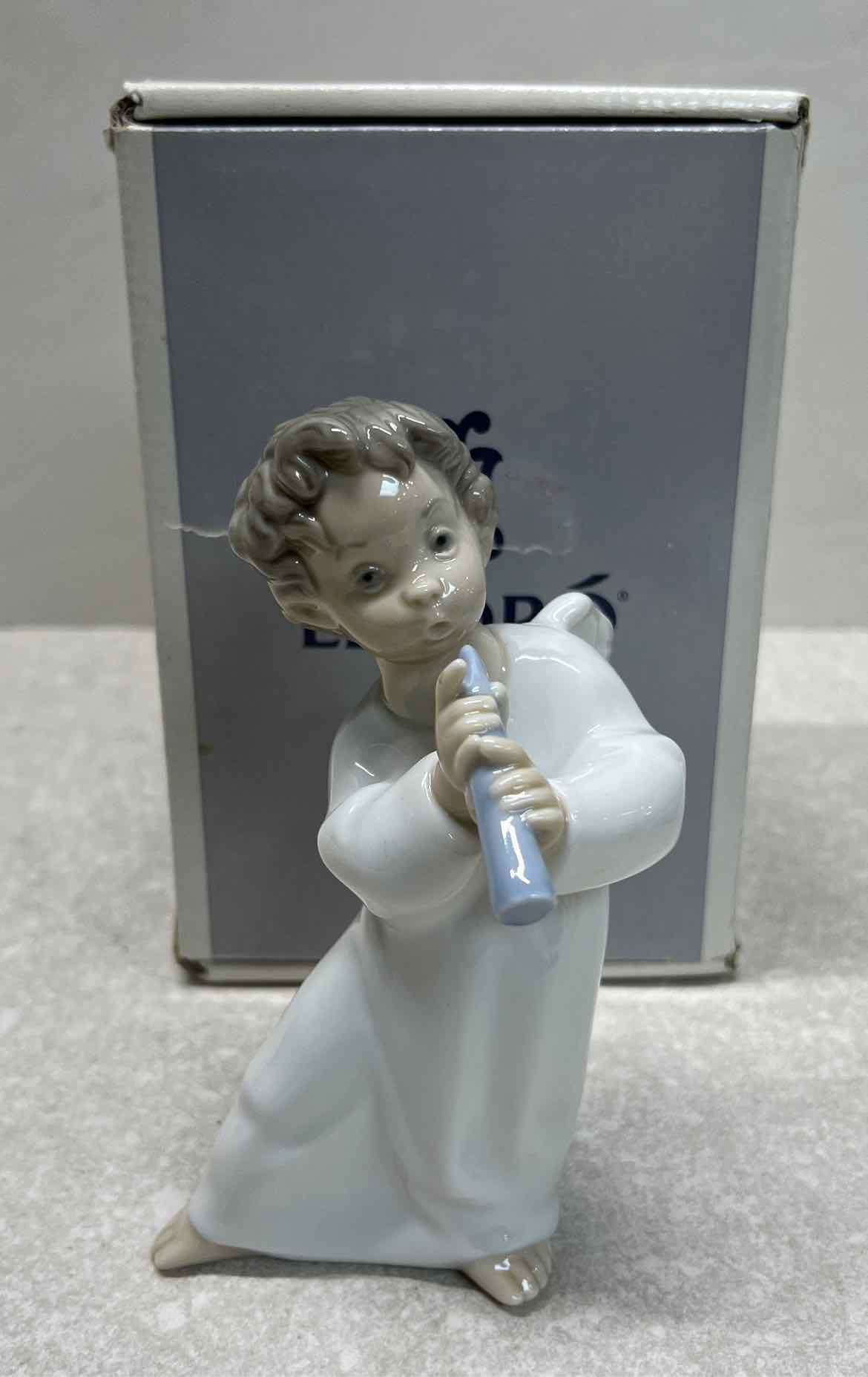 Lladro Angel with Flute and Box