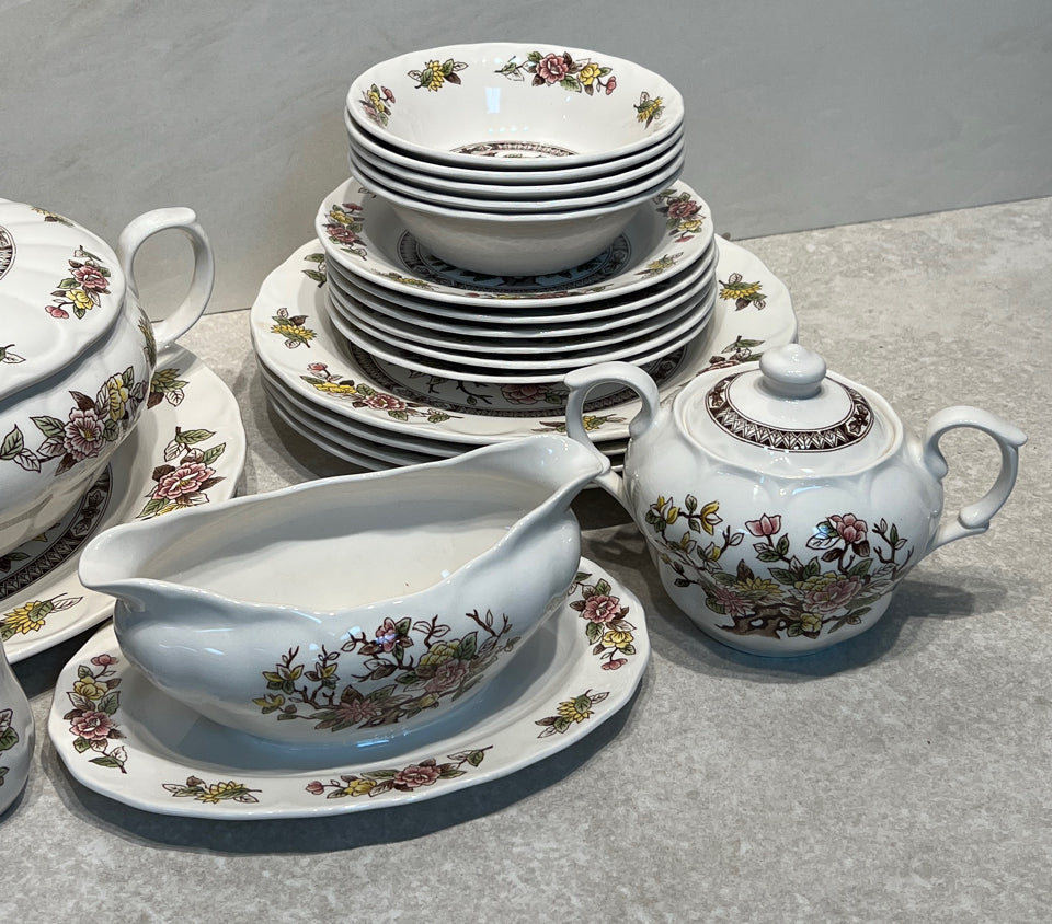 Dinnerware Set